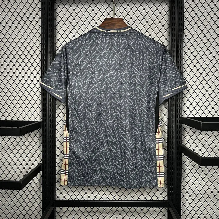 Maillot Angleterre foot concept Burberry 2024 2025